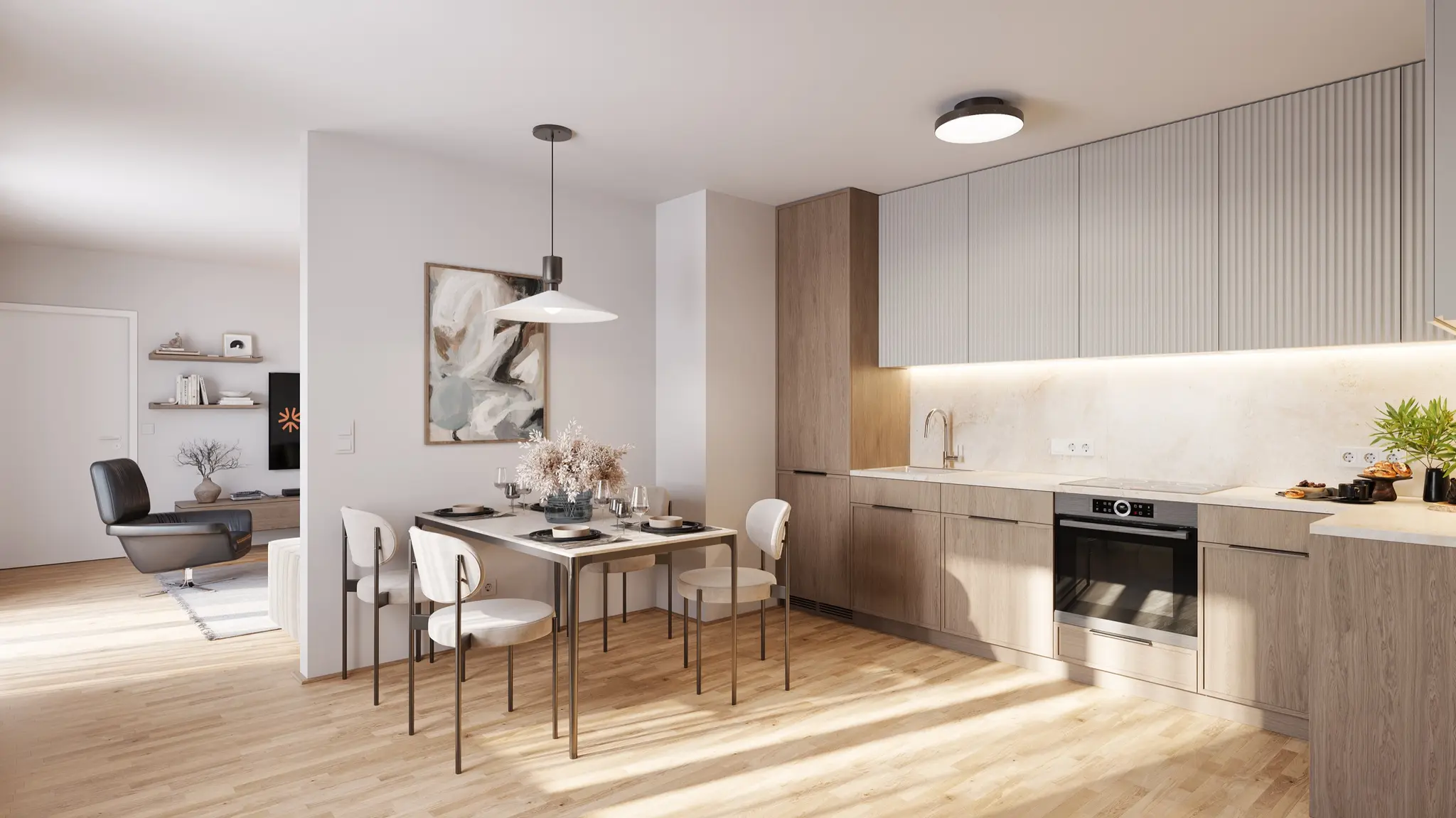 Offene Küche mit Essbereich, Holzboden und modernen Einbaumöbeln.